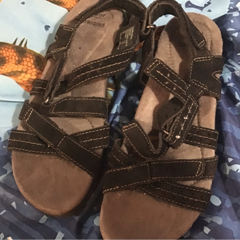 Earth origins sandels used good condition size 7.5M black